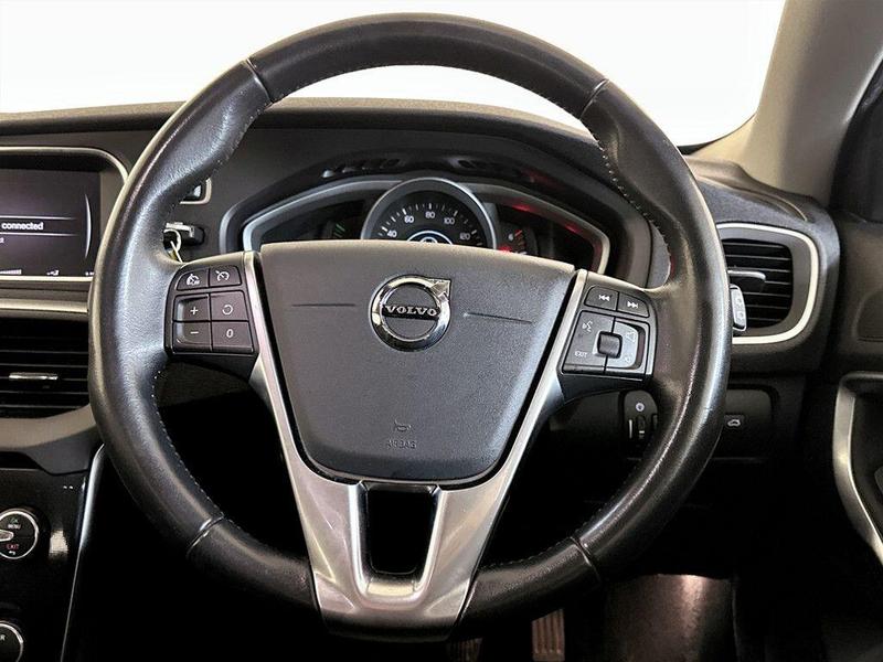 Used Volvo V40 2018 for sale - 76355601: Photo 16