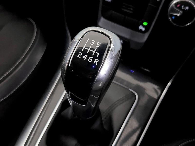 Used Volvo V40 2018 for sale - 76355601: Photo 25