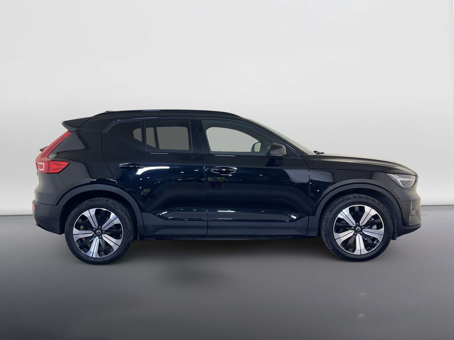 Used Volvo XC40 2023 for sale - 77915399: Photo 11
