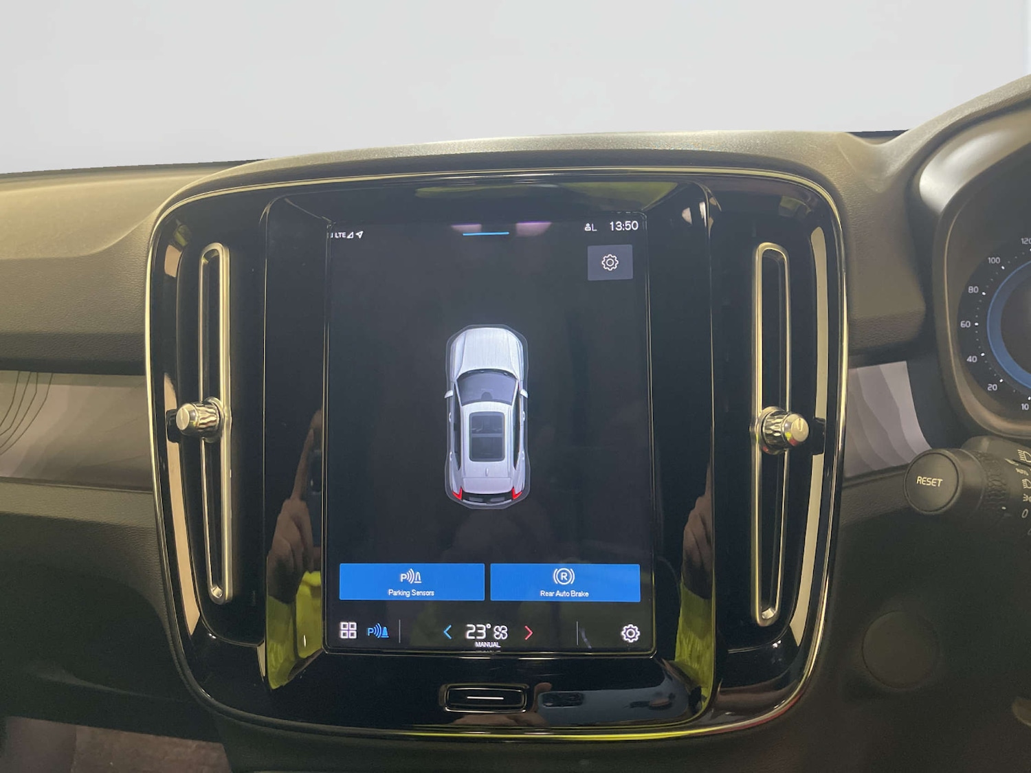 Used Volvo XC40 2023 for sale - 77915399: Photo 20