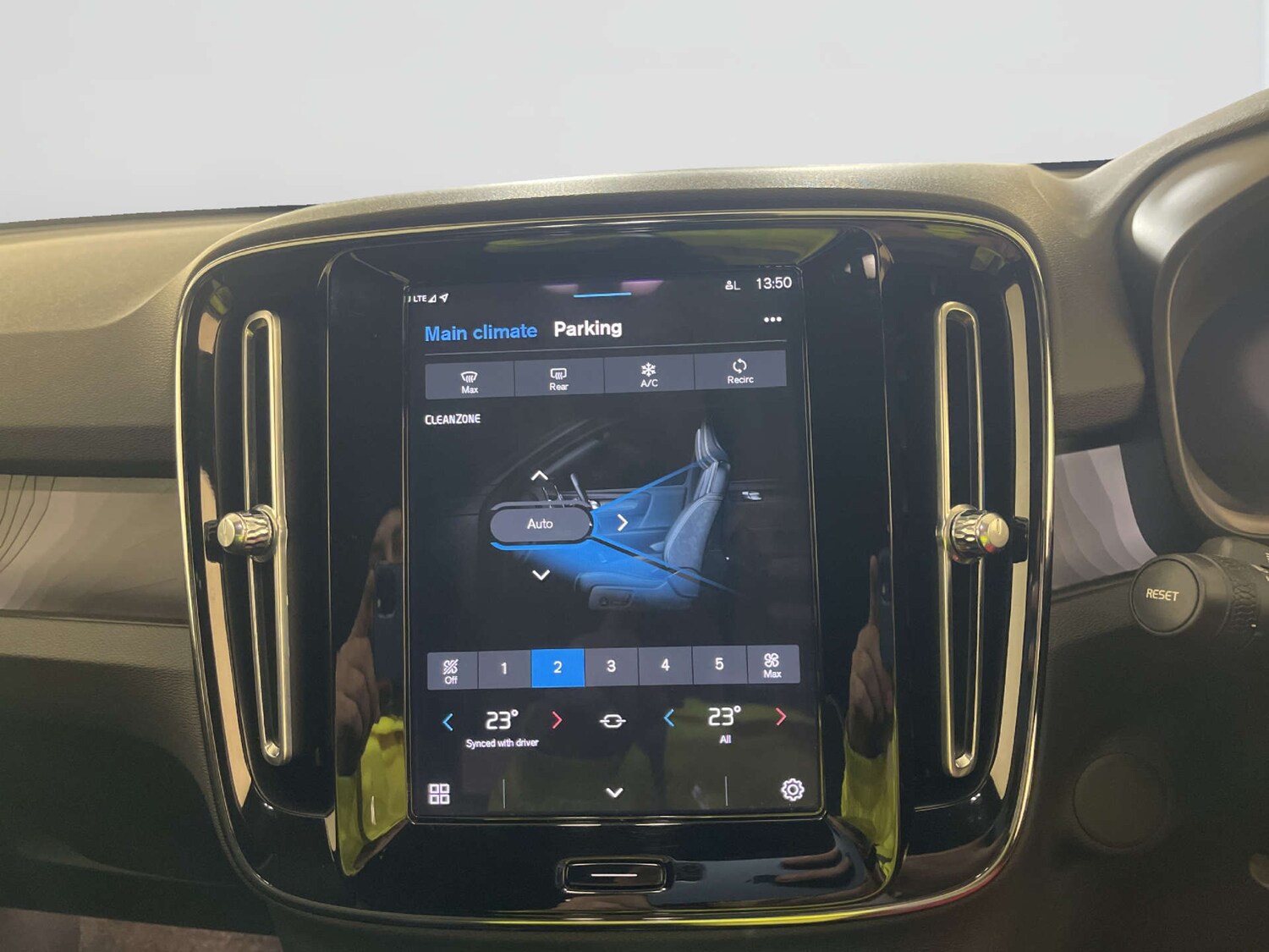 Used Volvo XC40 2023 for sale - 77915399: Photo 22