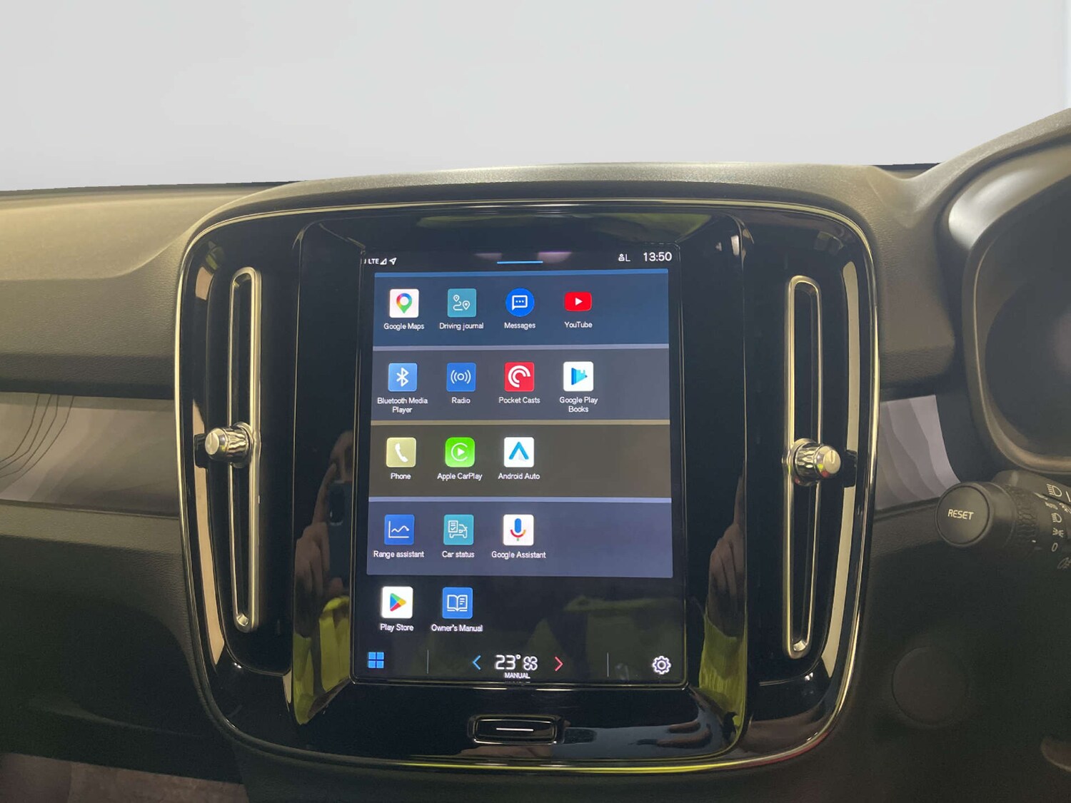 Used Volvo XC40 2023 for sale - 77915399: Photo 23