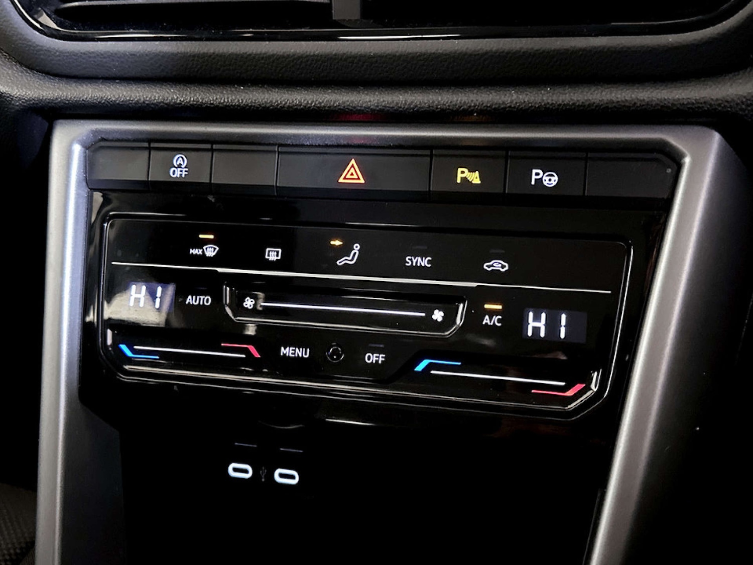 Used Volkswagen T-Roc 2023 for sale - 77717766: Photo 26