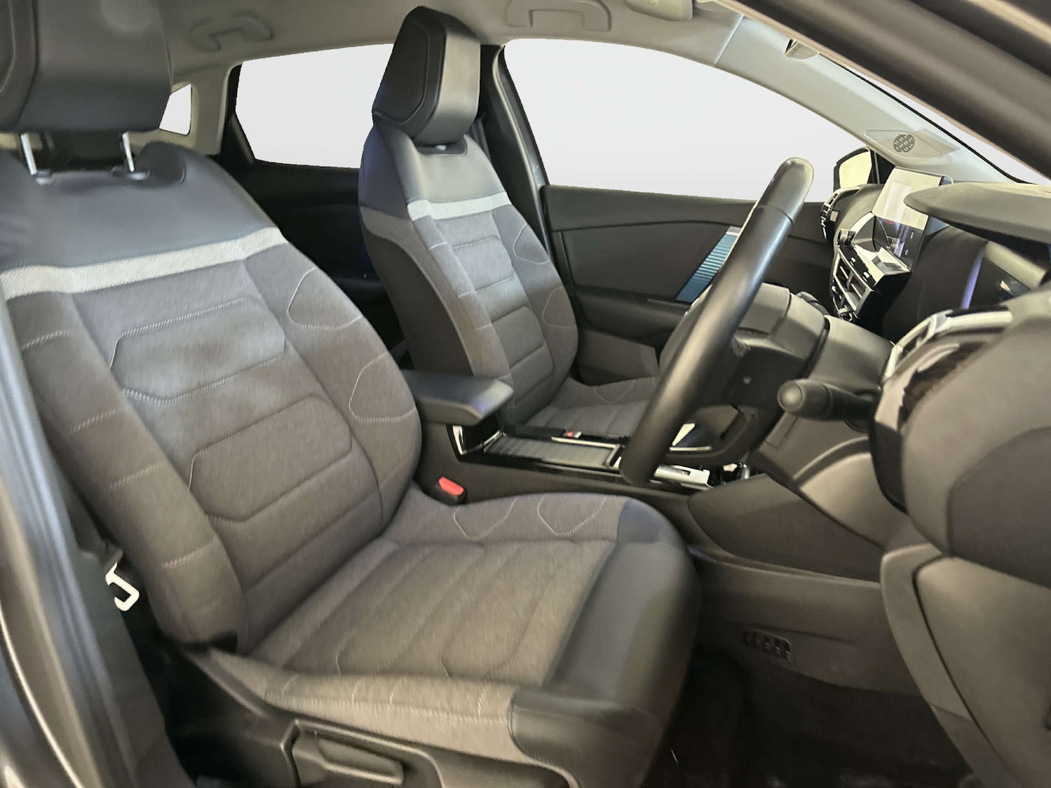 Used Citroen e-C4 X 2023 for sale - 77945450: Photo 13