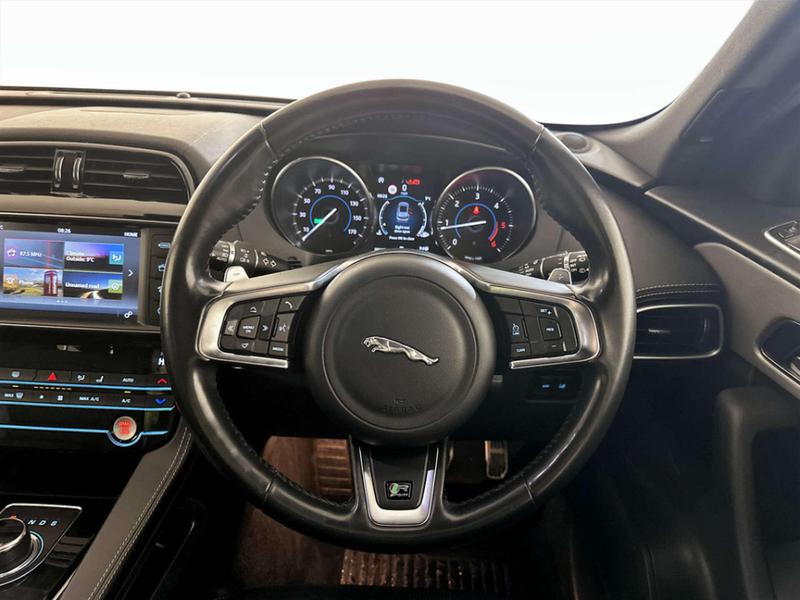 Used Jaguar F-Pace 2018 for sale - 76919925: Photo 16