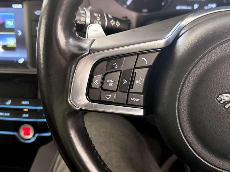 Used Jaguar F-Pace 2018 for sale - 76919925: Photo 17