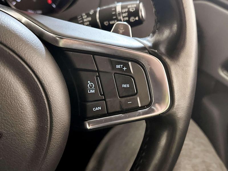 Used Jaguar F-Pace 2018 for sale - 76919925: Photo 19