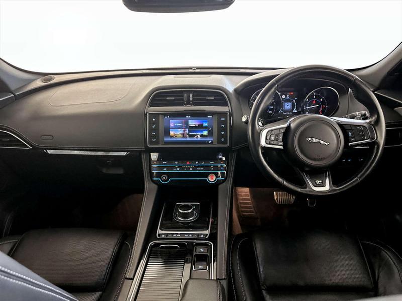 Used Jaguar F-Pace 2018 for sale - 76919925: Photo 3