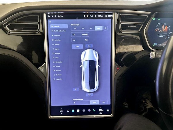 Used Tesla Model S 2017 for sale - 76262917: Photo 24