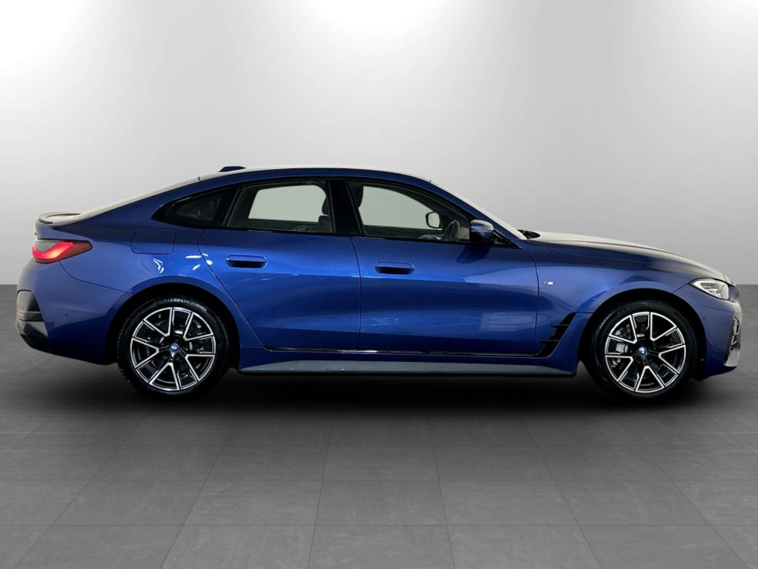 Used BMW i4 2022 for sale - 77639590: Photo 11