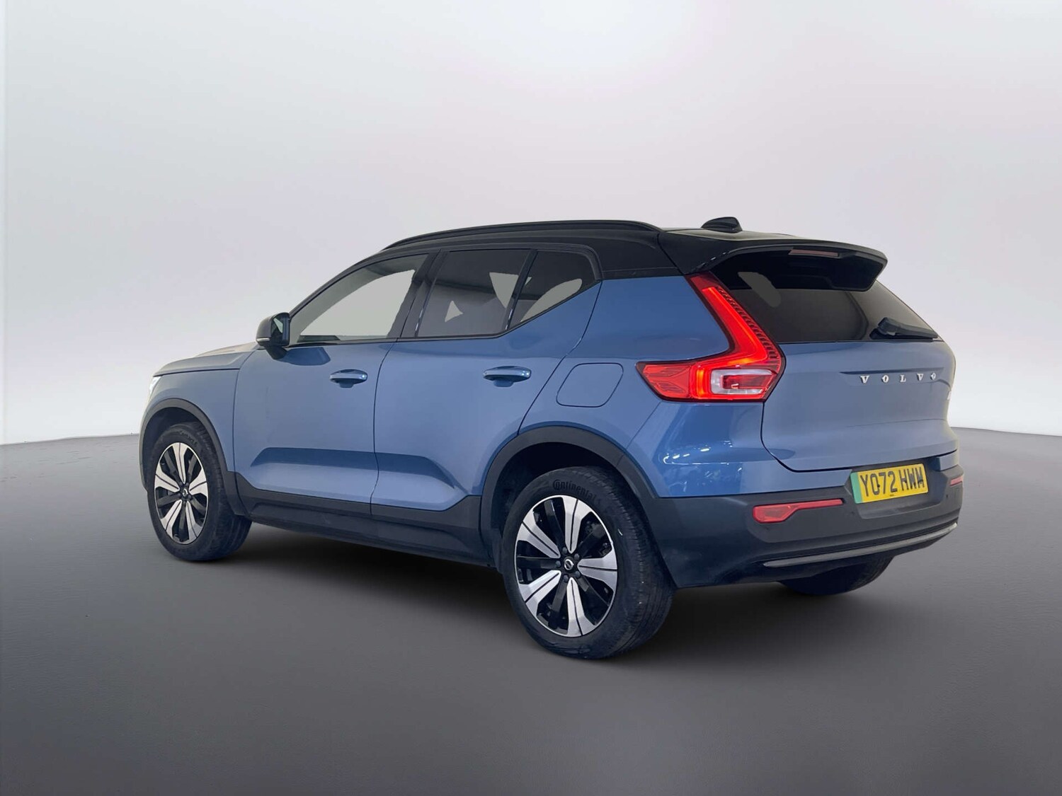 Used Volvo XC40 2023 for sale - 77989992: Photo 8