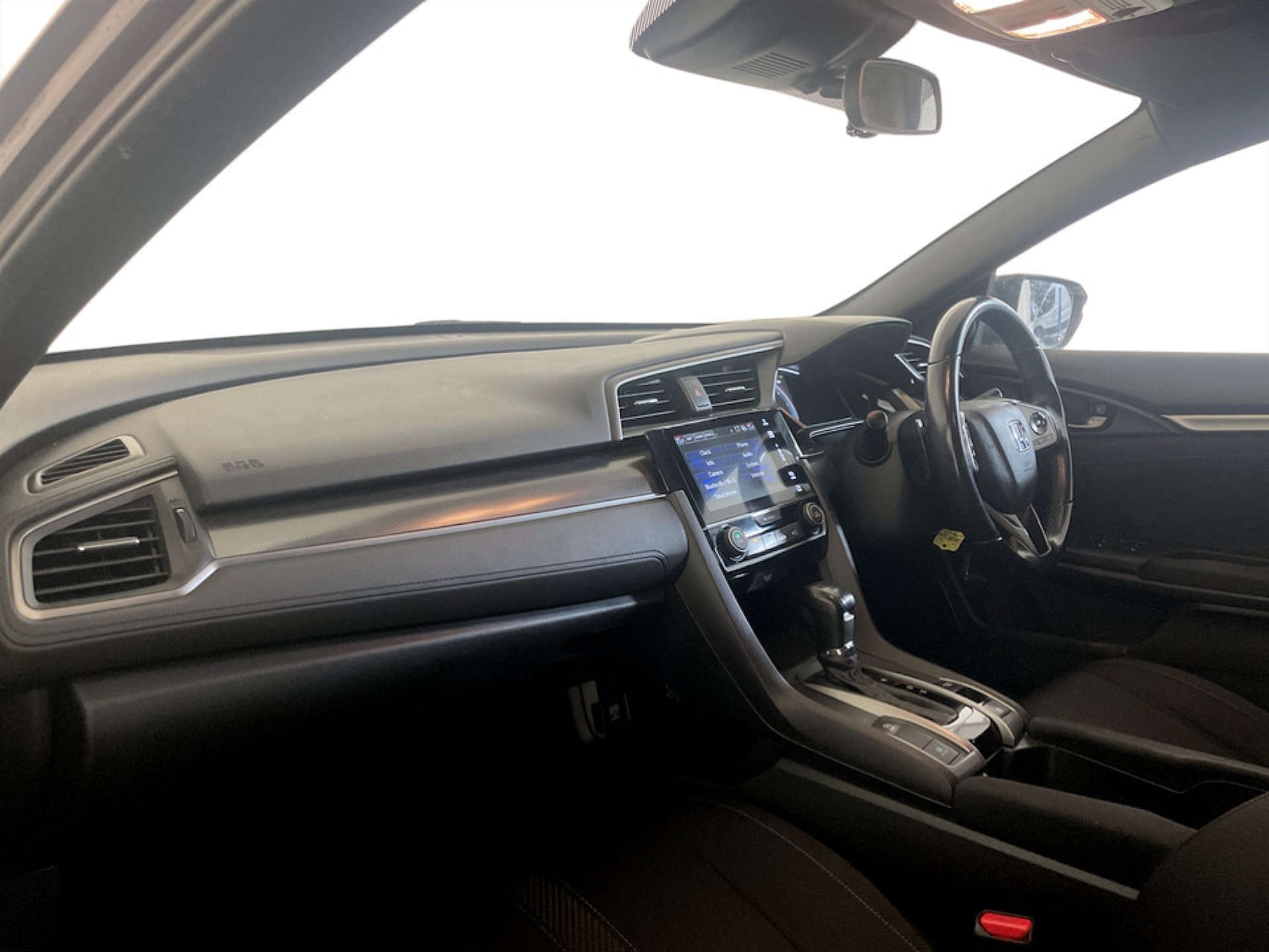 Used Honda Civic 2018 for sale - 77567365: Photo 12