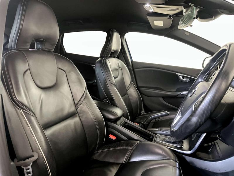 Used Volvo V40 2017 for sale - 76895563: Photo 13