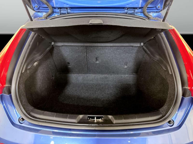 Used Volvo V40 2017 for sale - 76895563: Photo 15