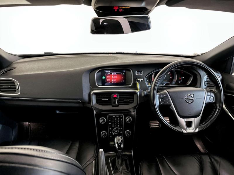 Used Volvo V40 2017 for sale - 76895563: Photo 3