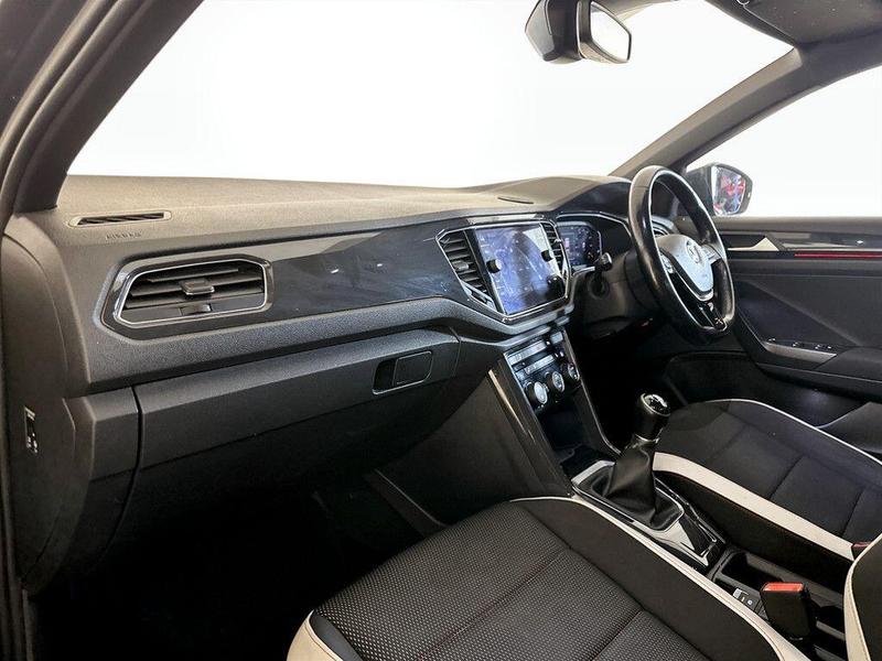 Used Volkswagen T-Roc 2018 for sale - 76461371: Photo 12