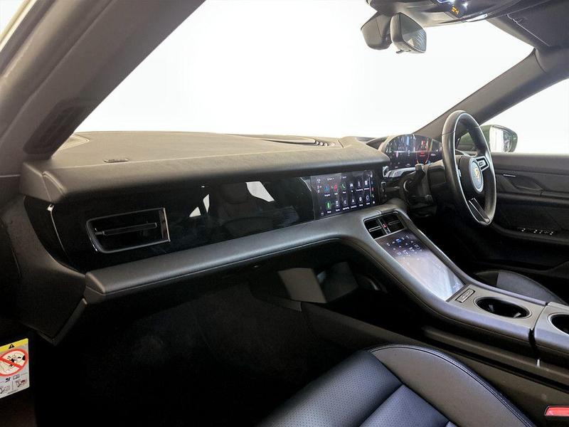 Used Porsche Taycan 2021 for sale - 76391350: Photo 11