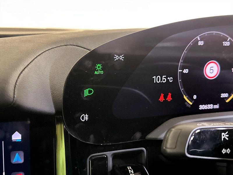 Used Porsche Taycan 2021 for sale - 76391350: Photo 15