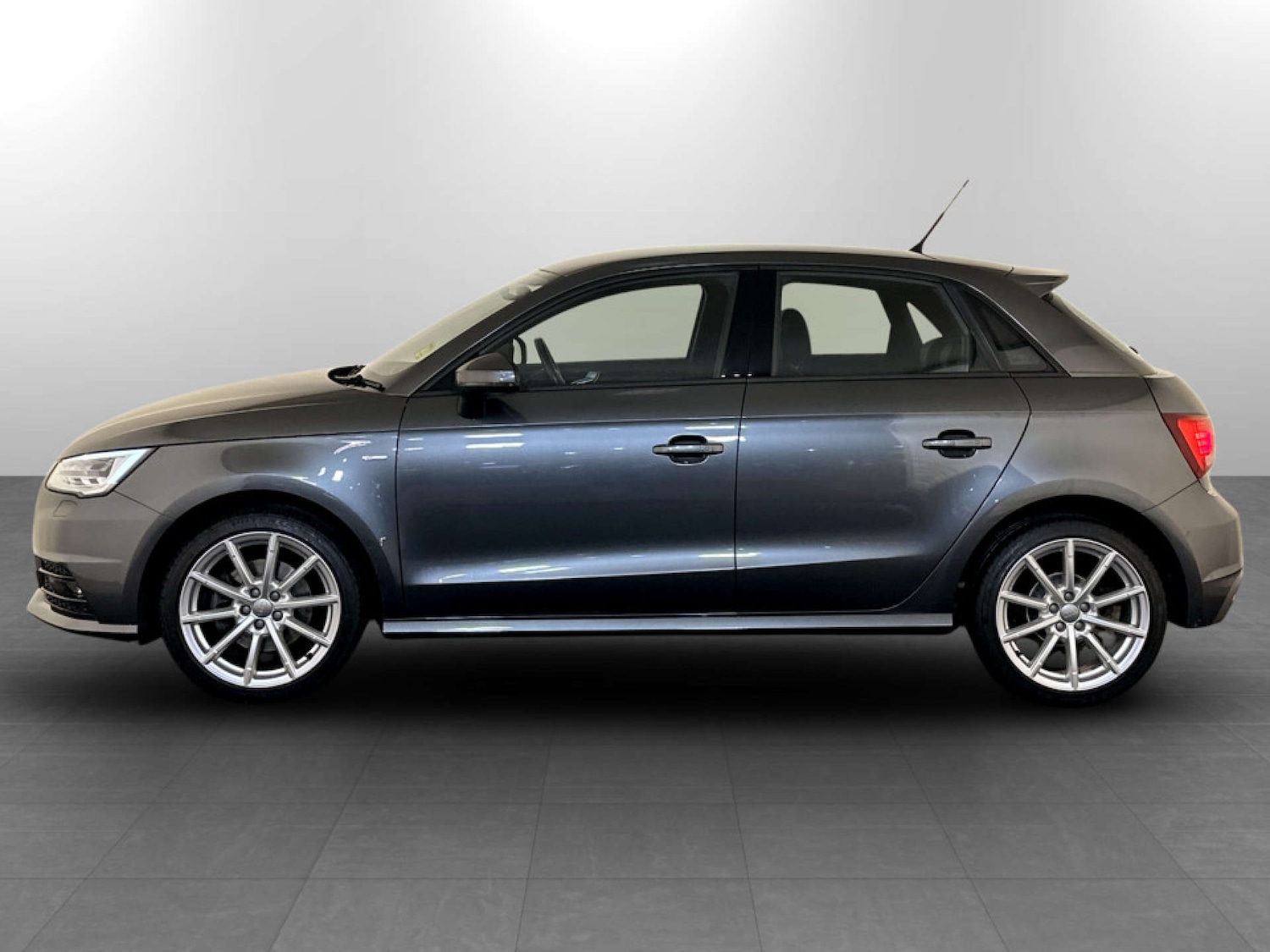 Used Audi A1 2018 for sale - 77185543: Photo 7