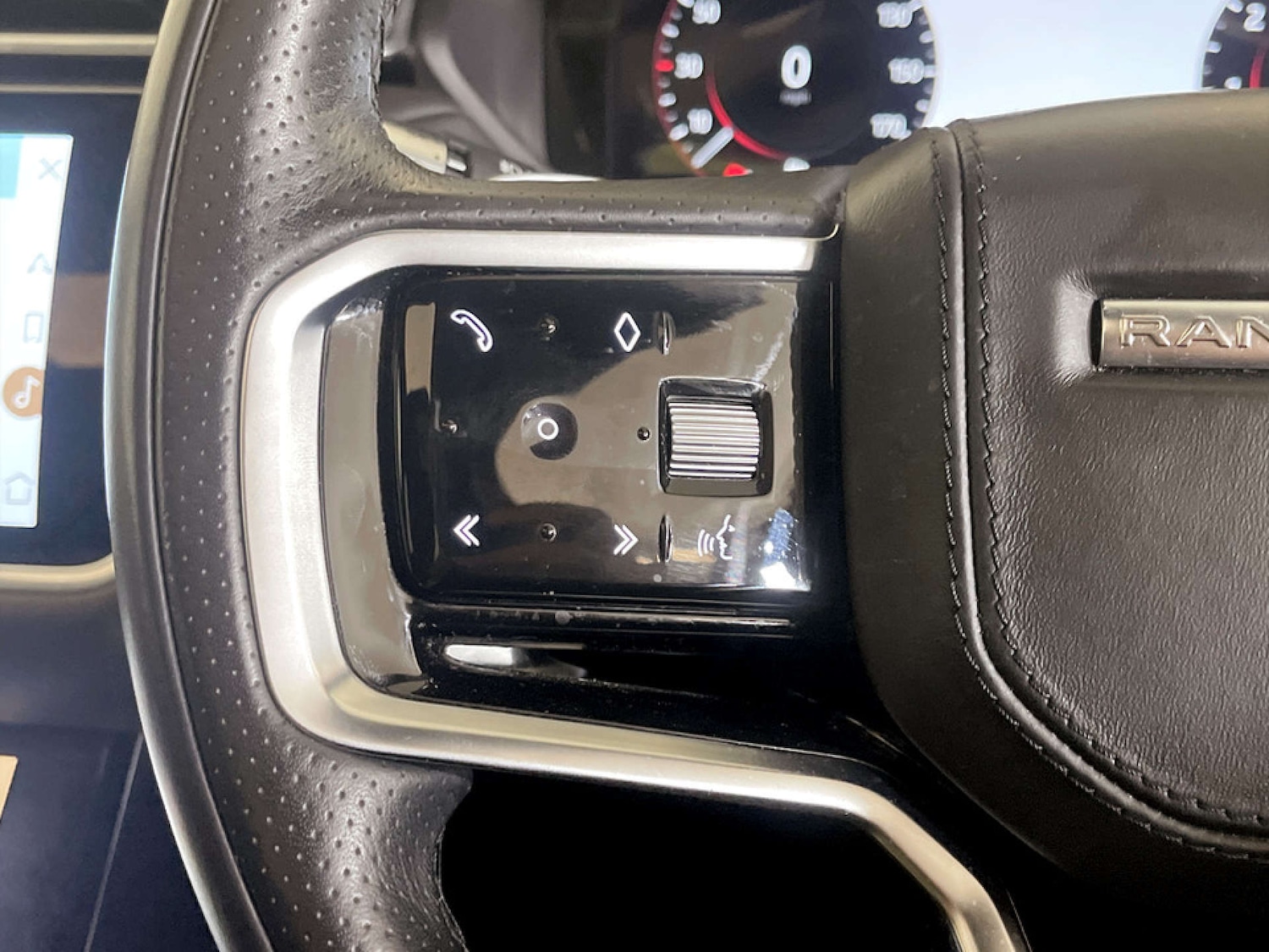 Used Land Rover Range Rover Velar 2022 for sale - 77185644: Photo 17