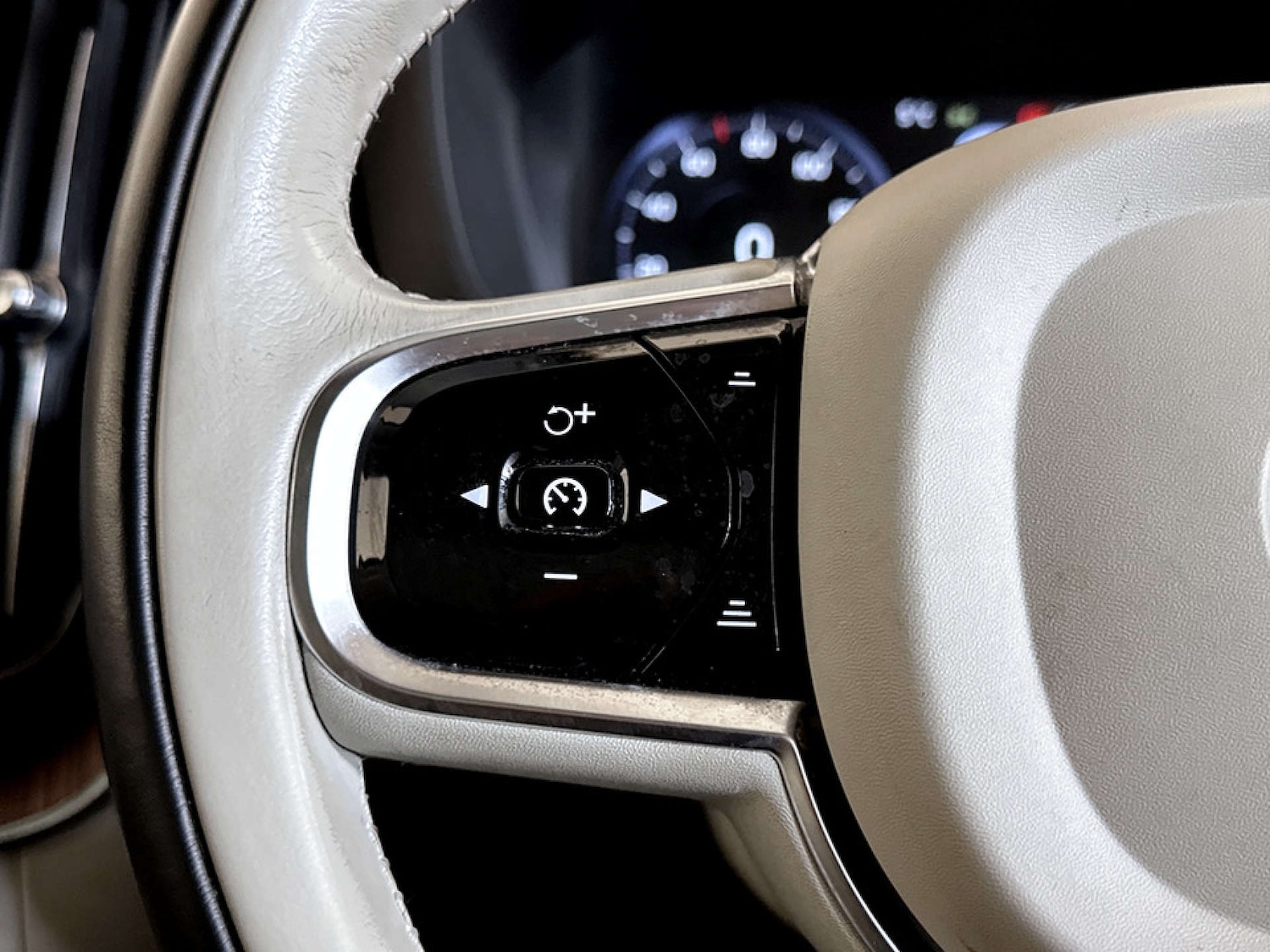 Used Volvo XC60 2020 for sale - 77569704: Photo 17