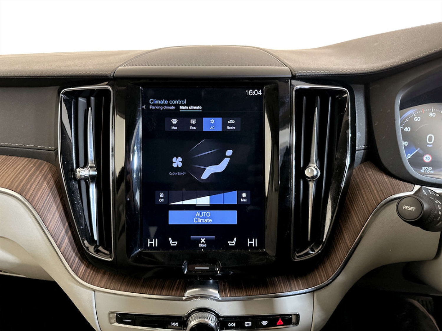 Used Volvo XC60 2020 for sale - 77569704: Photo 24