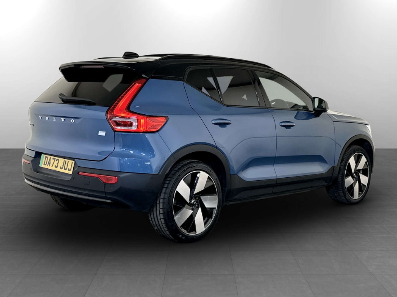 Used Volvo XC40 2023 for sale - 77185567: Photo 10