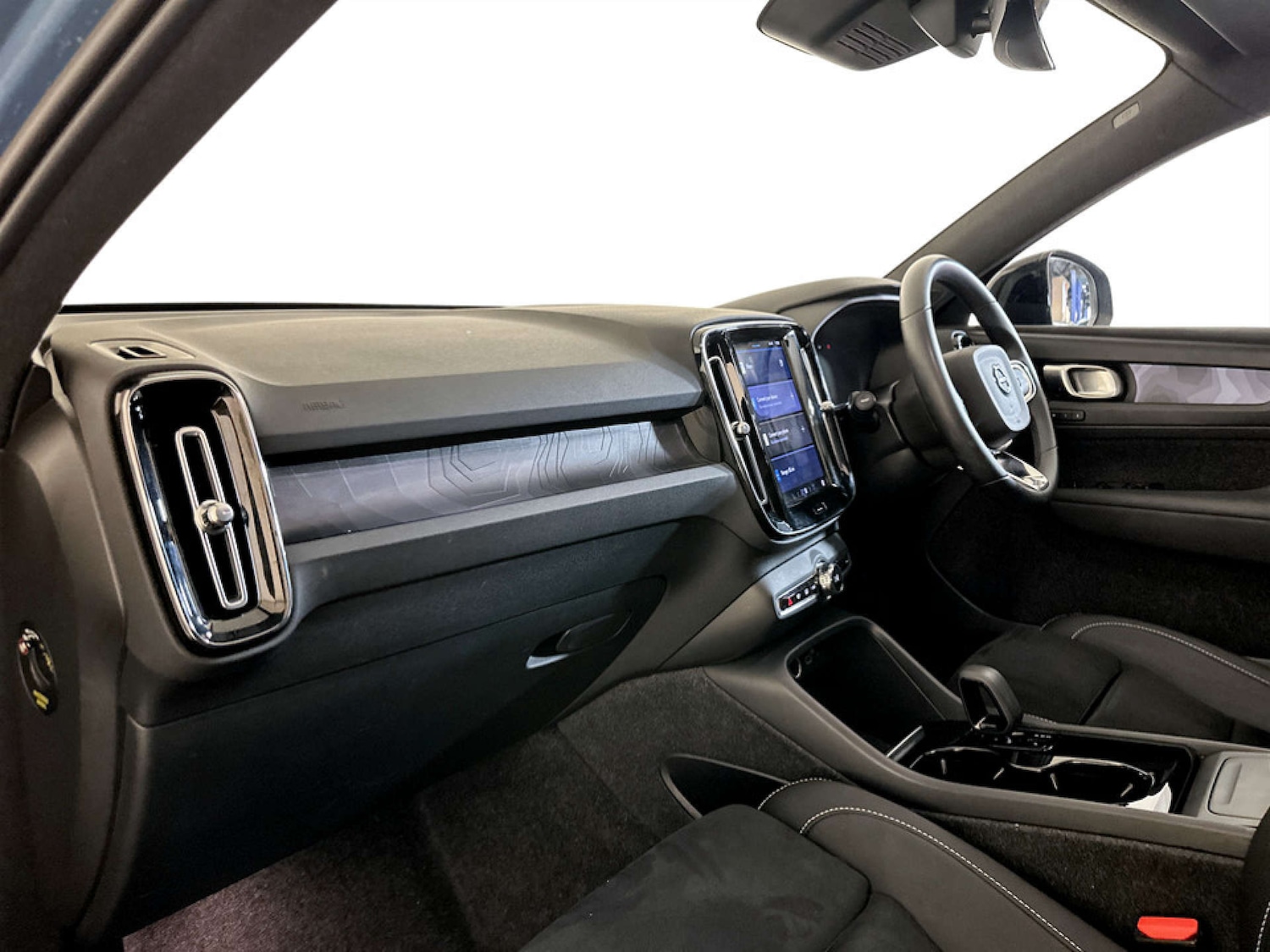 Used Volvo XC40 2023 for sale - 77185567: Photo 12