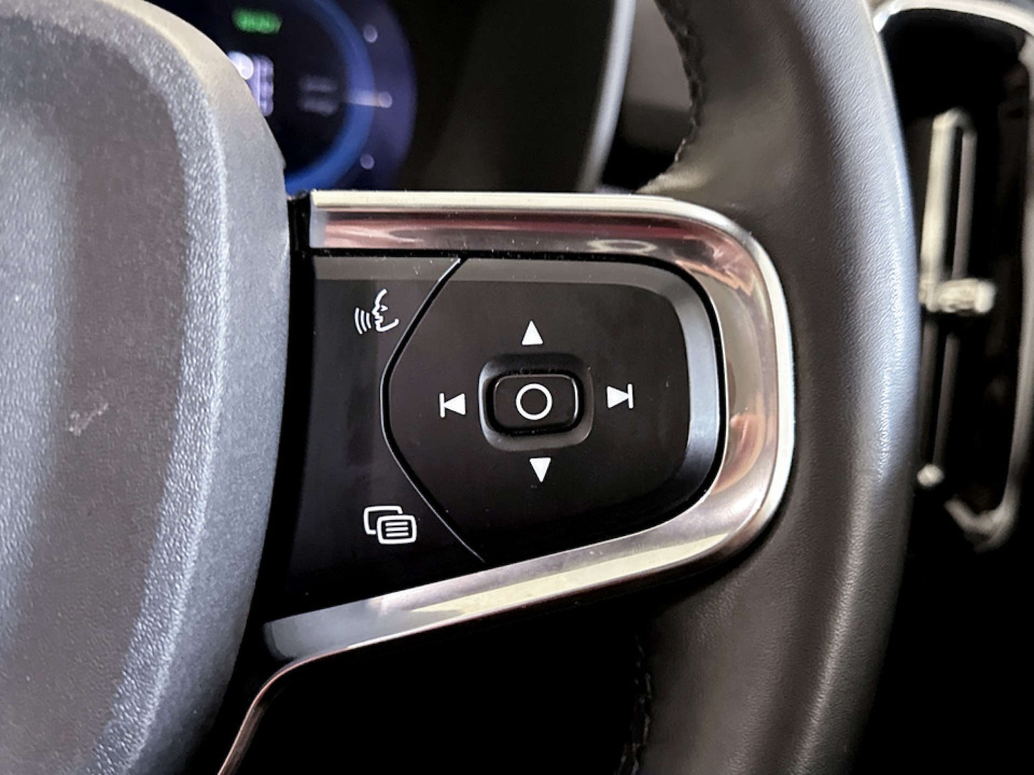 Used Volvo XC40 2023 for sale - 77185567: Photo 19