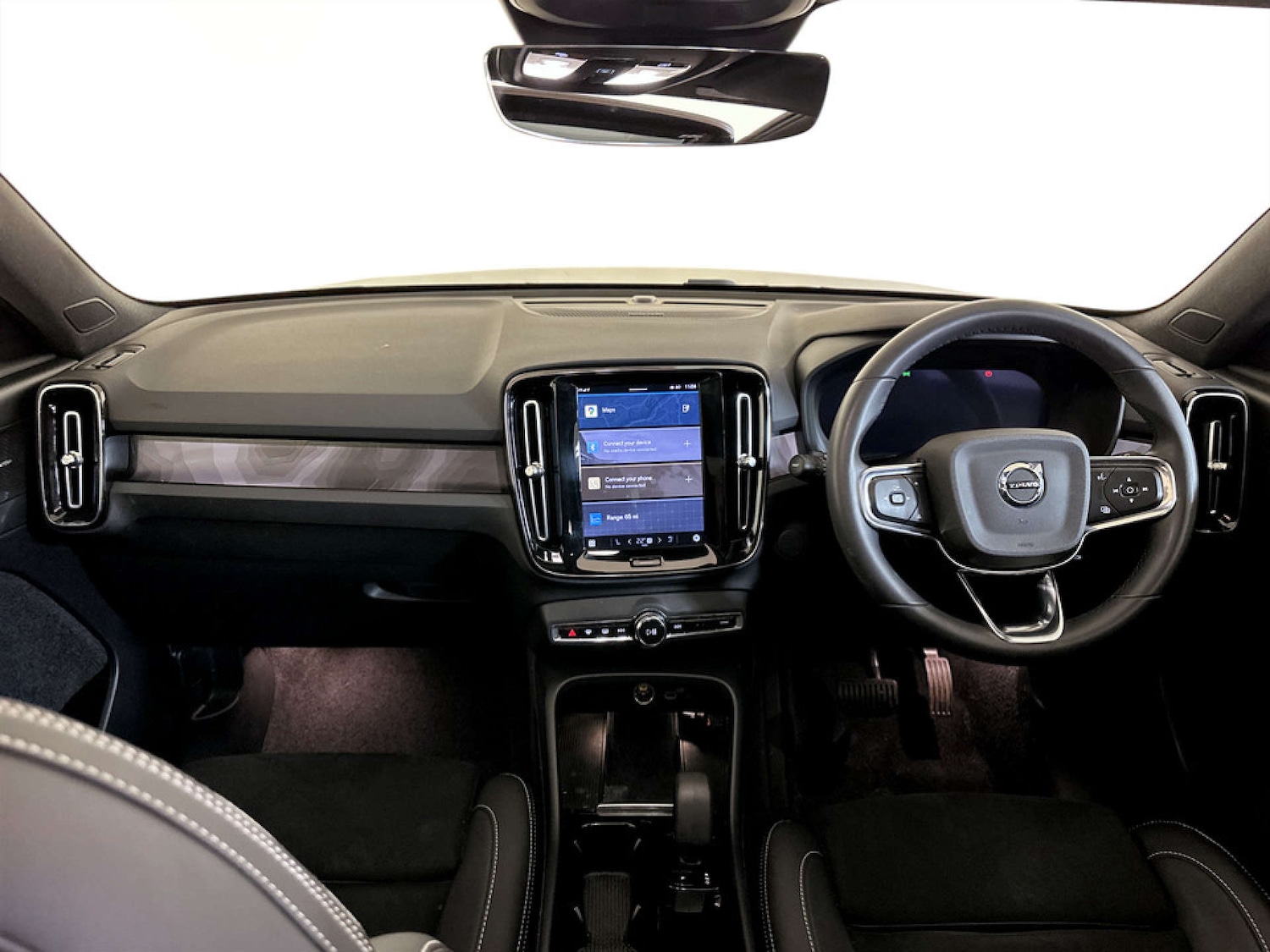 Used Volvo XC40 2023 for sale - 77185567: Photo 3