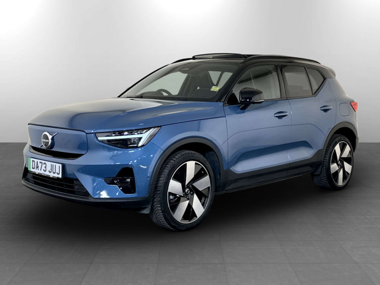 Used Volvo XC40 2023 for sale - 77185567: Photo 6