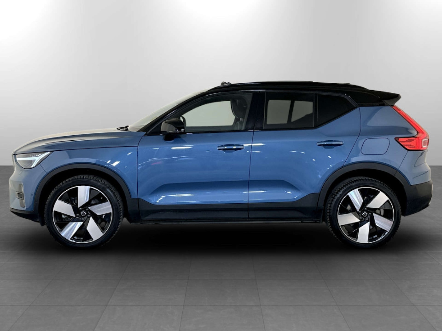 Used Volvo XC40 2023 for sale - 77185567: Photo 7