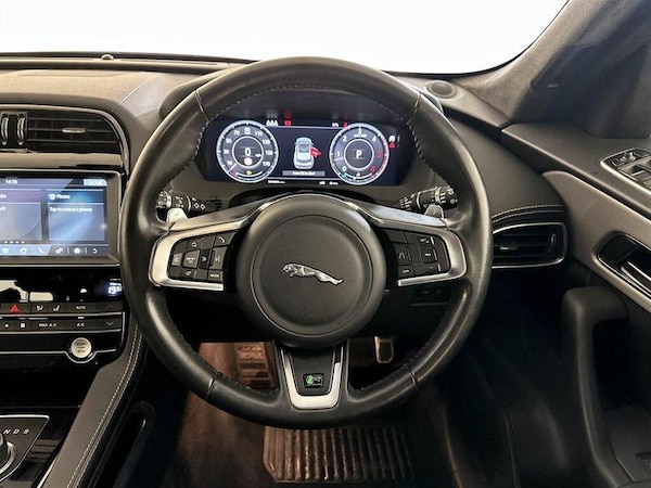 Used Jaguar F-Pace 2019 for sale - 76261093: Photo 16