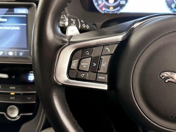 Used Jaguar F-Pace 2019 for sale - 76261093: Photo 17
