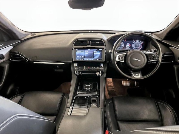 Used Jaguar F-Pace 2019 for sale - 76261093: Photo 3