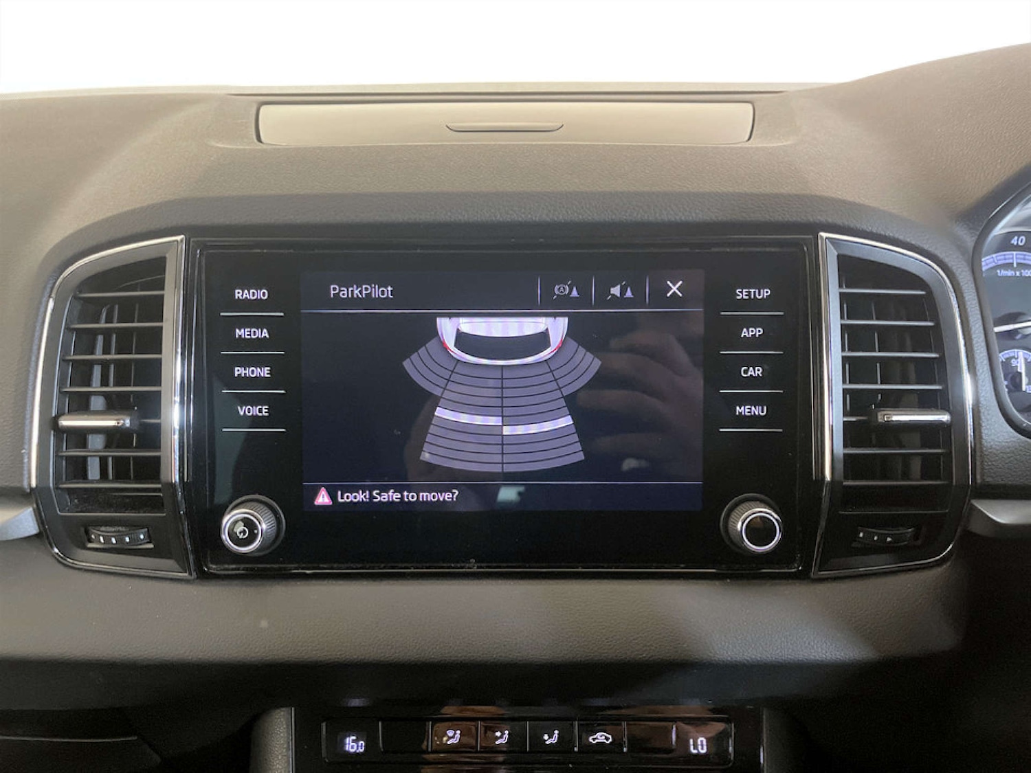 Used Skoda Karoq 2020 for sale - 77355570: Photo 24