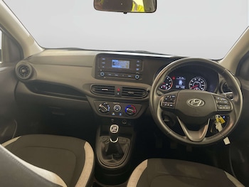 Used Hyundai i10 2023 for sale - 78553193: Photo