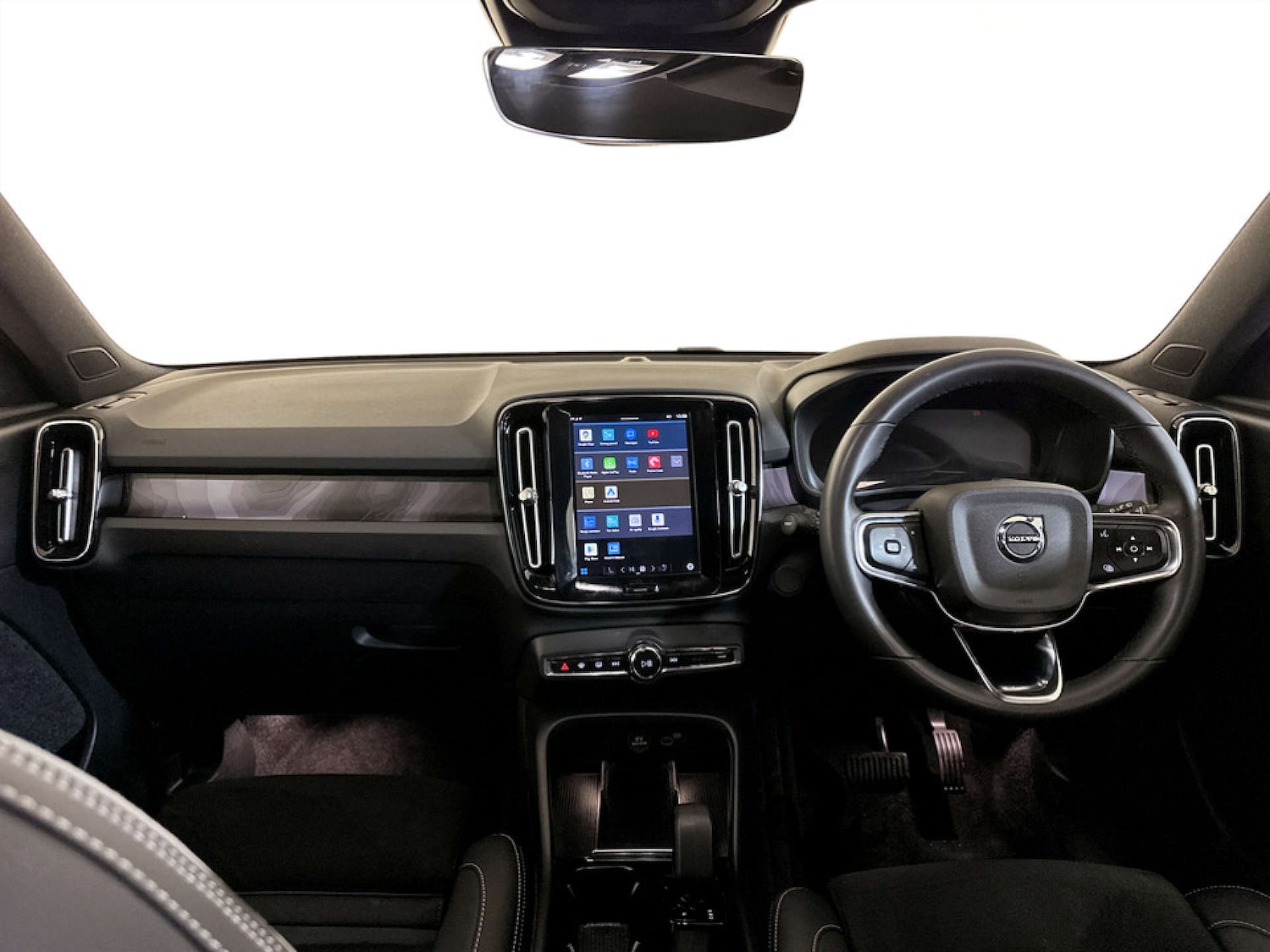 Used Volvo XC40 2022 for sale - 77470049: Photo 3