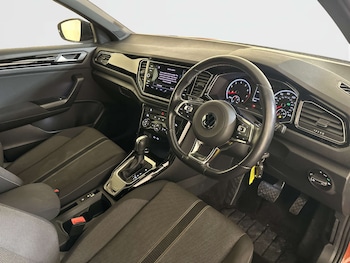 Used Volkswagen T-Roc 2021 for sale - 77805574: Photo