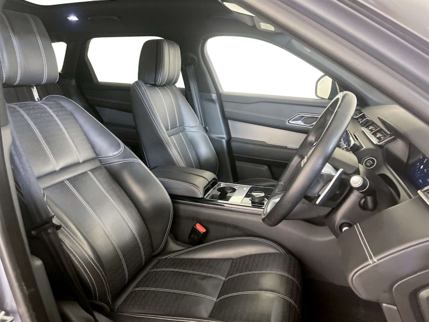 Used Land Rover Range Rover Velar 2018 for sale - 77185504: Photo 13