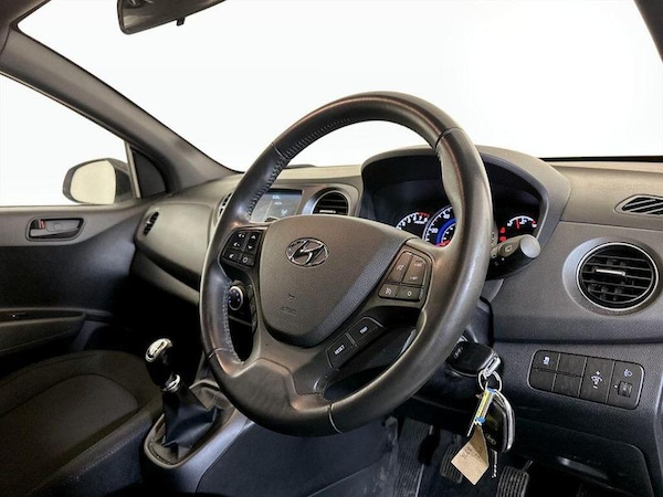 Used Hyundai i10 2018 for sale - 76332449: Photo 17