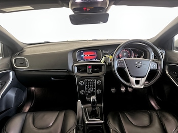 Used Volvo V40 2019 for sale - 75586101: Photo