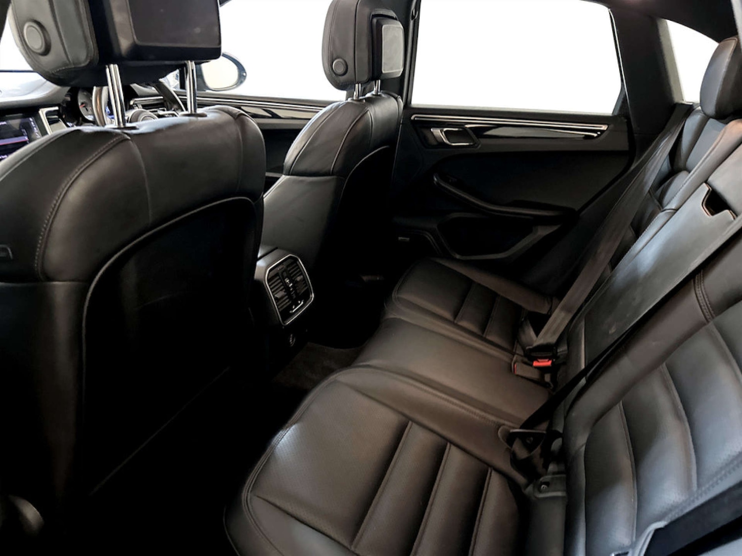 Used Porsche Macan 2019 for sale - 77198019: Photo 15