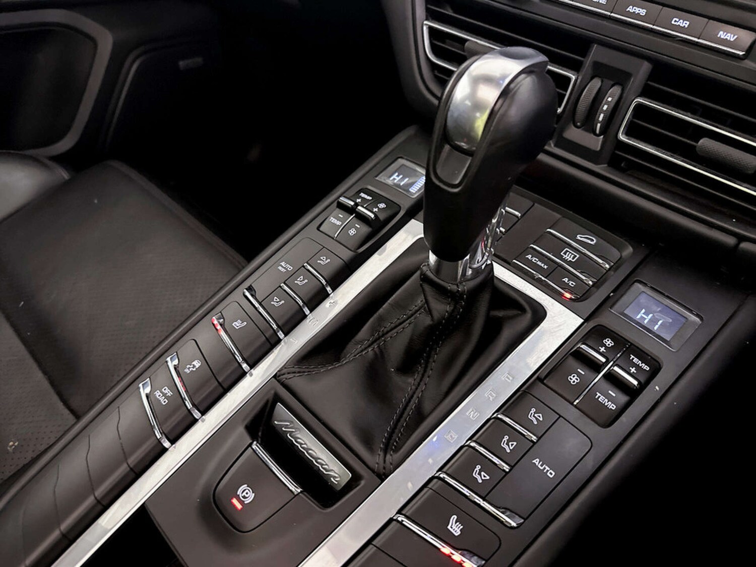 Used Porsche Macan 2019 for sale - 77198019: Photo 28