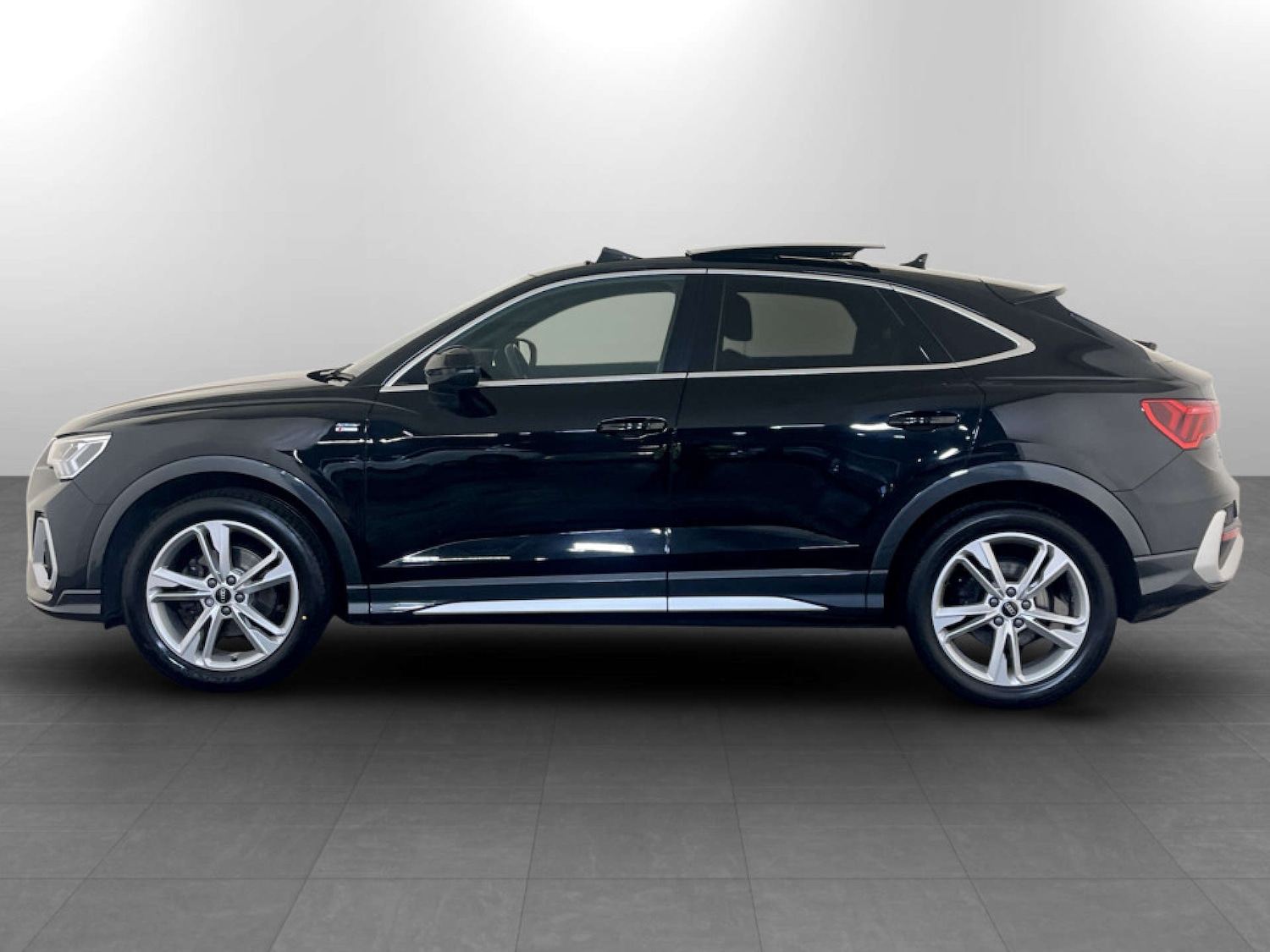 Used Audi Q3 2022 for sale - 77310435: Photo 7