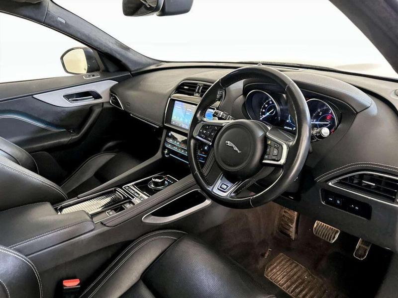 Used Jaguar F-Pace 2018 for sale - 76826223: Photo 15