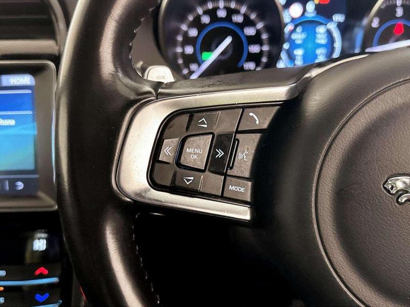 Used Jaguar F-Pace 2018 for sale - 76826223: Photo 17