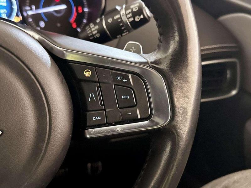 Used Jaguar F-Pace 2018 for sale - 76826223: Photo 19