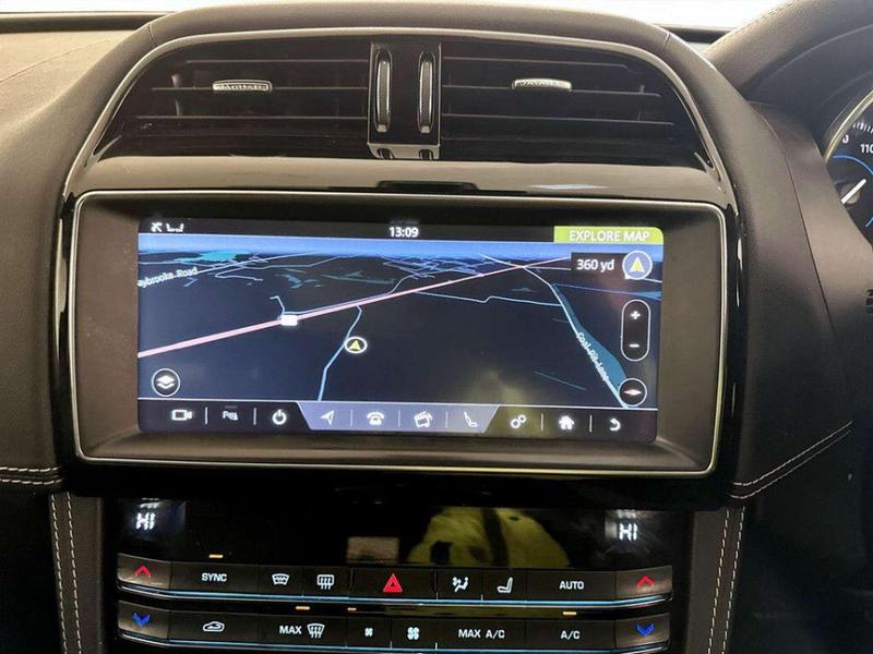 Used Jaguar F-Pace 2018 for sale - 76826223: Photo 21