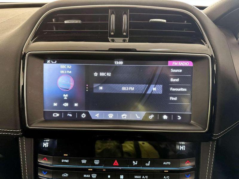 Used Jaguar F-Pace 2018 for sale - 76826223: Photo 22